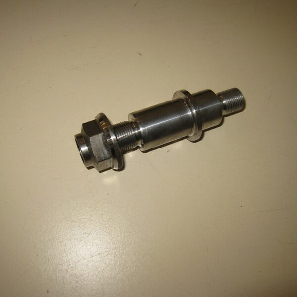 RS-4926 – Pump shaft with nuts